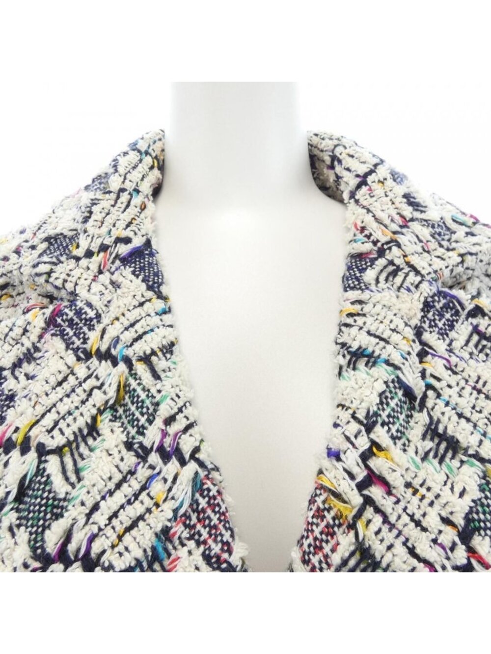 Chanel Jacket White - Picture 6 of 7